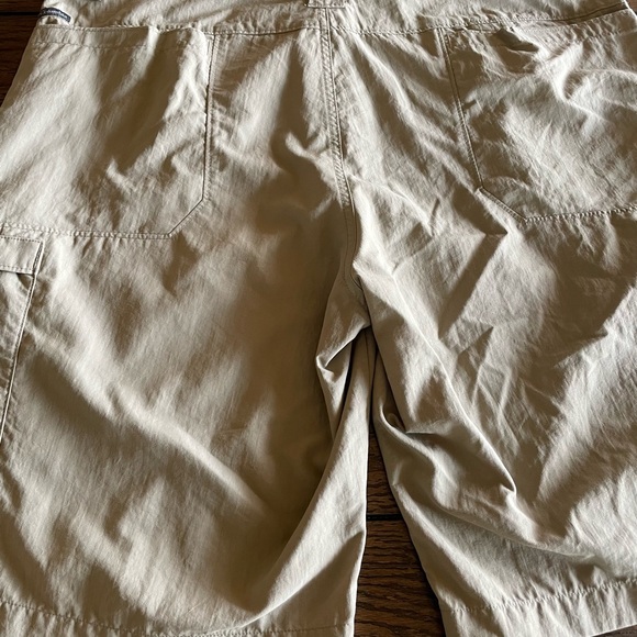 Men’s 38 Columbia Cargo Short - Picture 4 of 4
